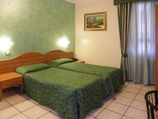 22 Marzo Hotel Milán